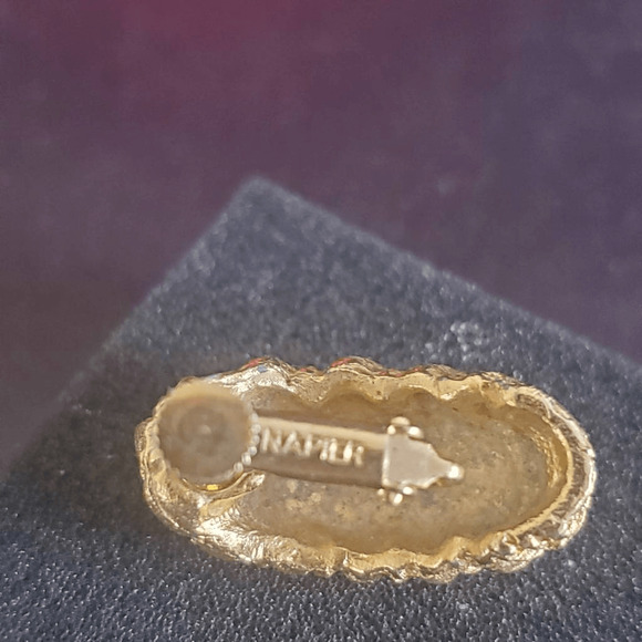 VTG Napier Gold‎ Tone Screw Back Earrings - Picture 3 of 5